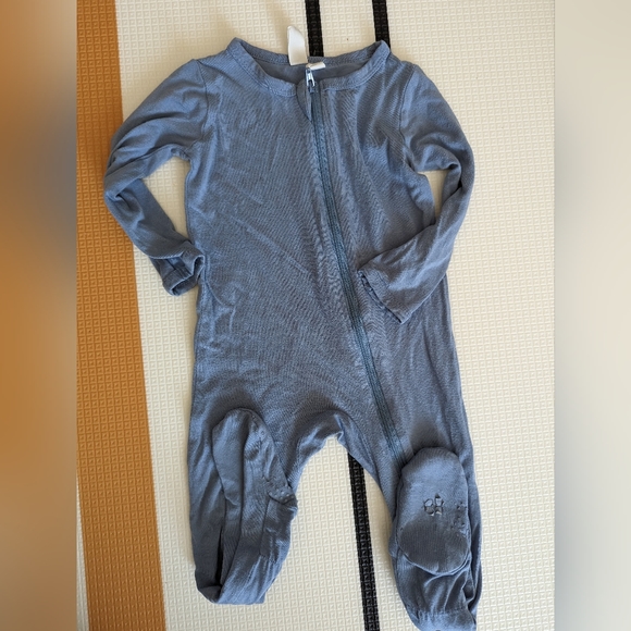 ⭐SOLD on FB⭐Kyte Zippered Footie in Steel 12-18m - PLAY - Picture 2 of 3